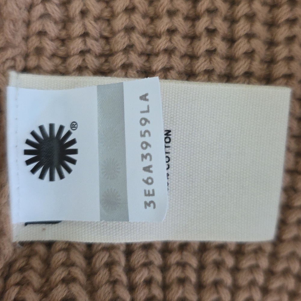 UGG Waffle Knit Sweater – Cozy Neutral Essential XL - Picture 10 of 12